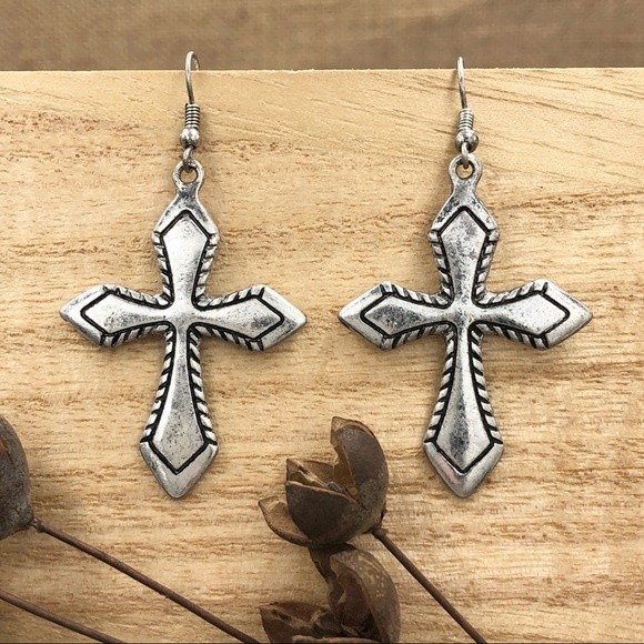🌼 Rugged Worn Cross Silver Dangle Earrings - Picture 1 of 2